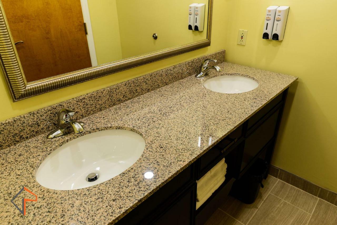 Asbury Inn & Suites Wilmore Exteriör bild